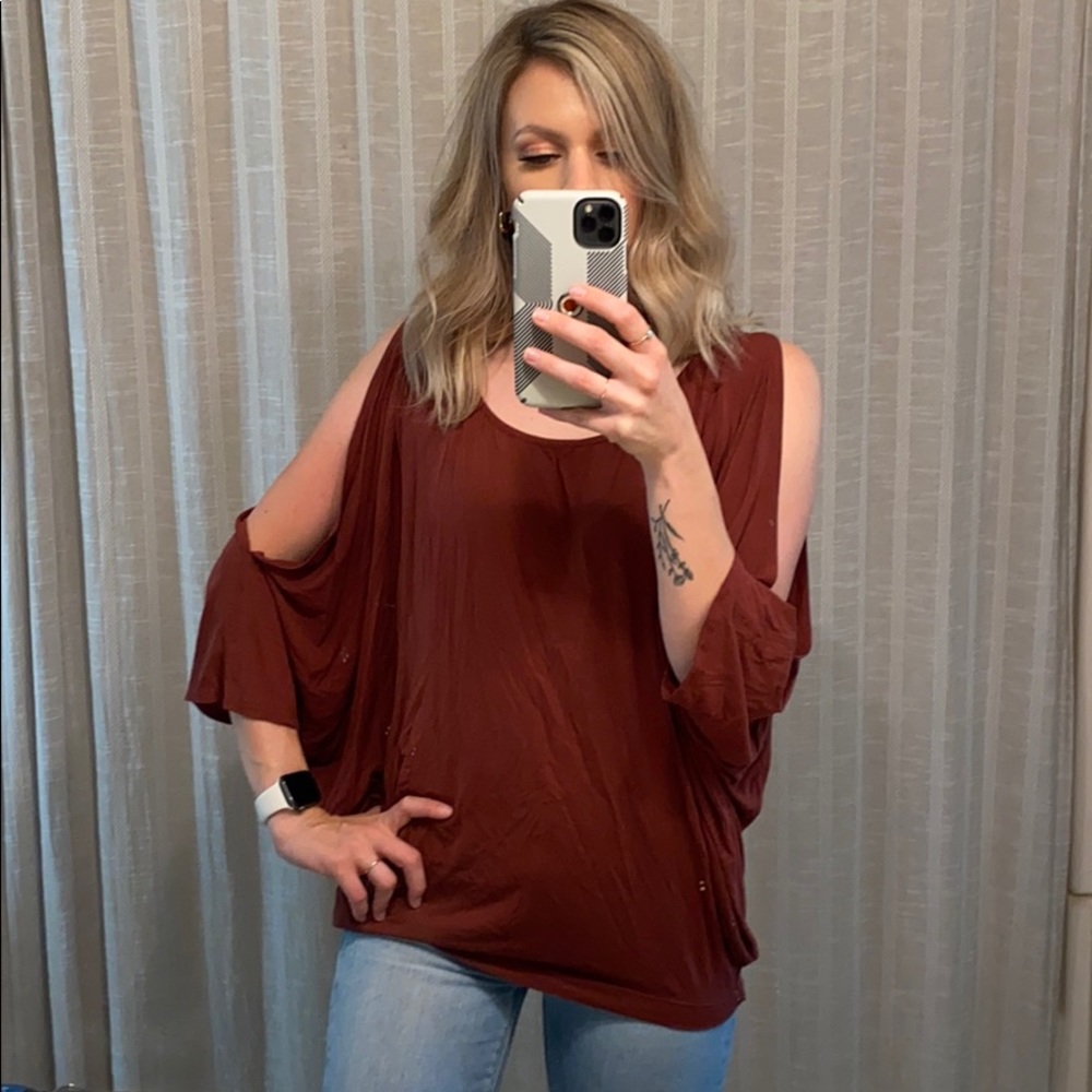 Olivaceous shoulder cut out tunic